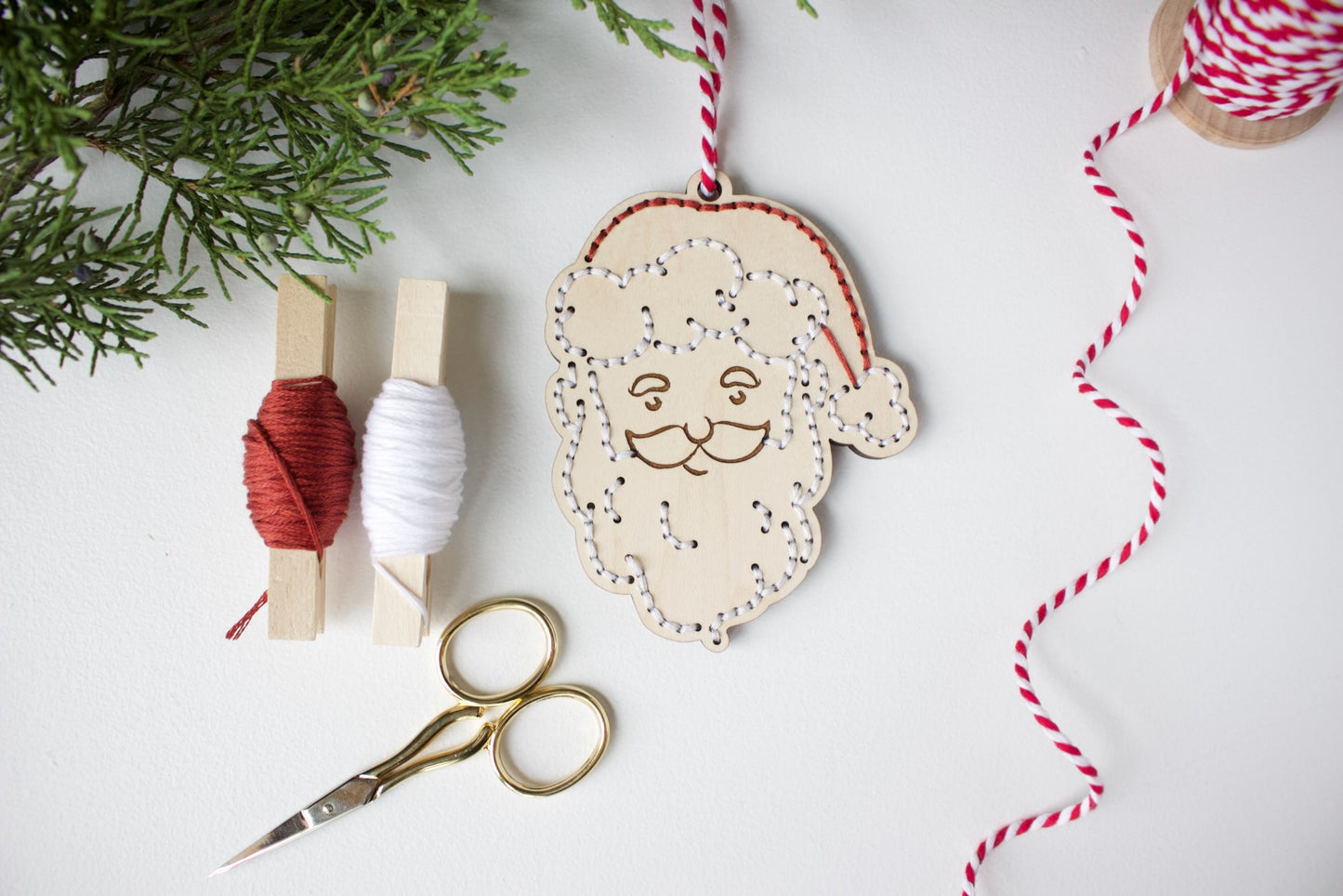 Kit de broderie suspension père noël